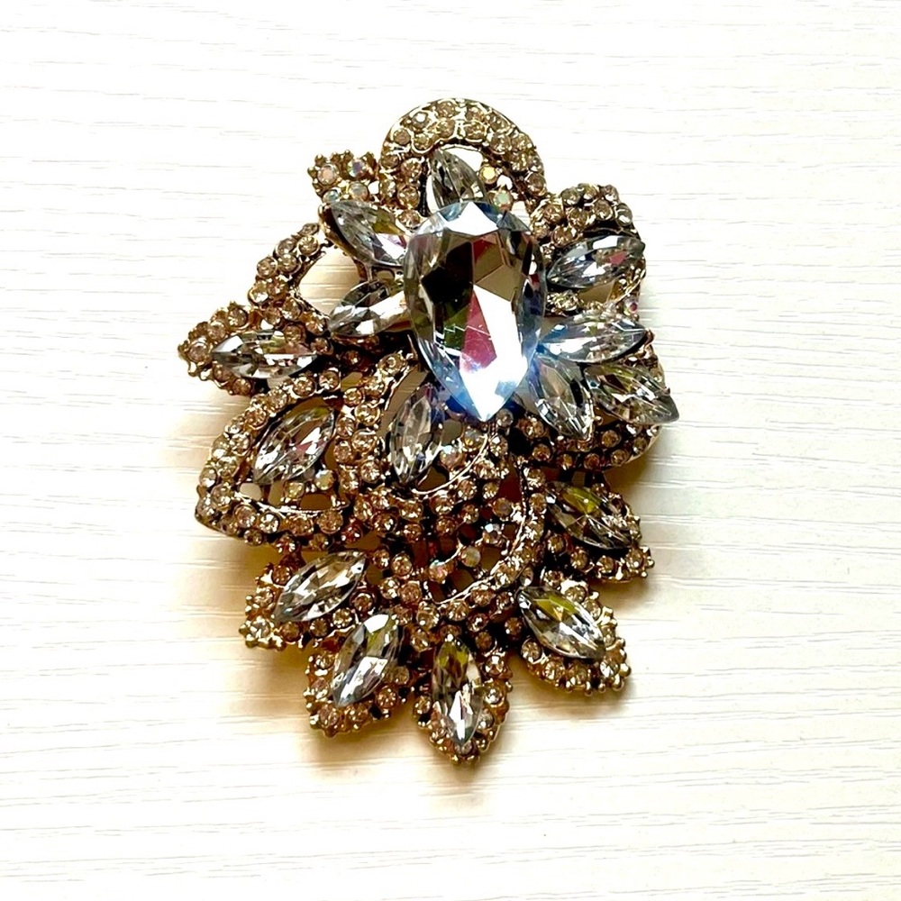 NEW Crystal Rhinestone Statement Brooch Pin – Clear Teardrop Stone Gold Vintage